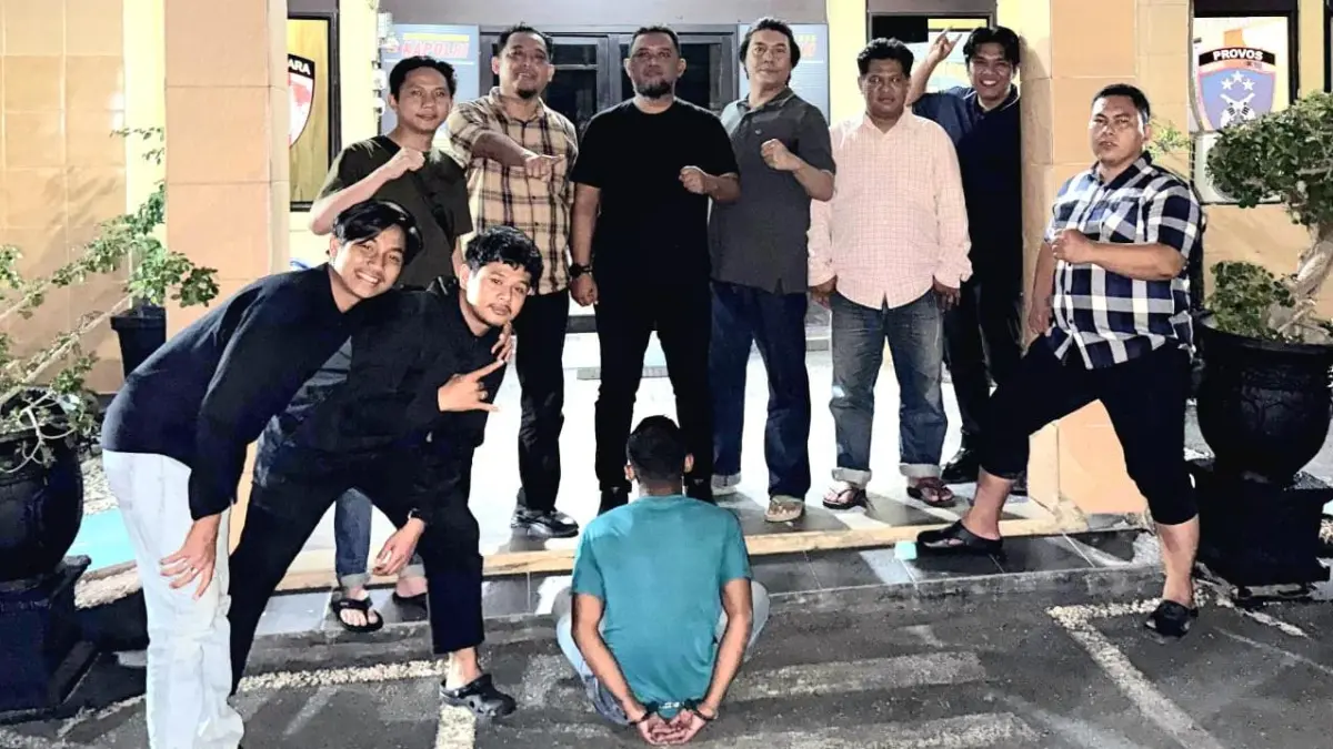 DIAMANKAN: Pembobol kampus Universitas Nahdlatul Ulama (UNU) Kalimantan Selatan saat diamankan Polisi.(Foto: POLRES BANJAR)