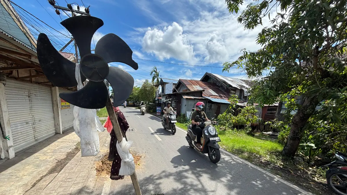 BERULANG: Persoalan penutup drainase yang terus berulang di Jalan Kuin Selatan, Banjarmasin Barat memantik perhatian serius. (Zulvan Rahmatan/Radar Banjarmasin)