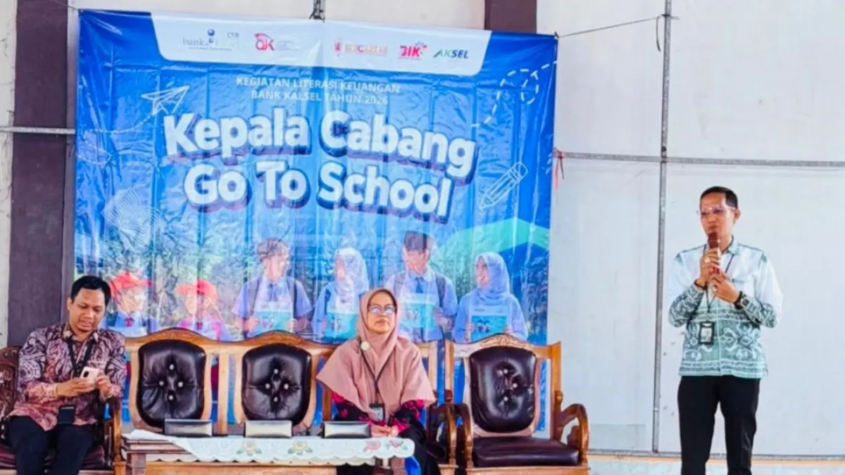 INTERAKTIF: Dalam kegiatan Bank Kalsel Mengajar, para Pimpinan Cabang Bank Kalsel di tiap daerah hadir langsung ke sekolah untuk memberikan literasi keuangan kepada para pelajar.&nbsp; &nbsp;