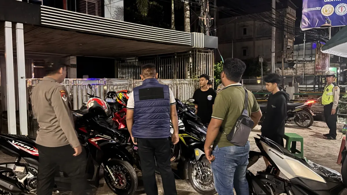 PATROLI: Personel Polsek Banjarmasin Timur melaksanakan patroli KRYD di kawasan Jalan Ahmad Yani hingga Terminal Induk Km 6 guna mengantisipasi balapan liar dan gangguan kamtibmas lainnya.