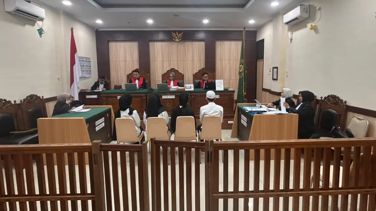 SIDANG: Suasana persidangan kasus dugaan penggelapan uang di Kafe Kotego.