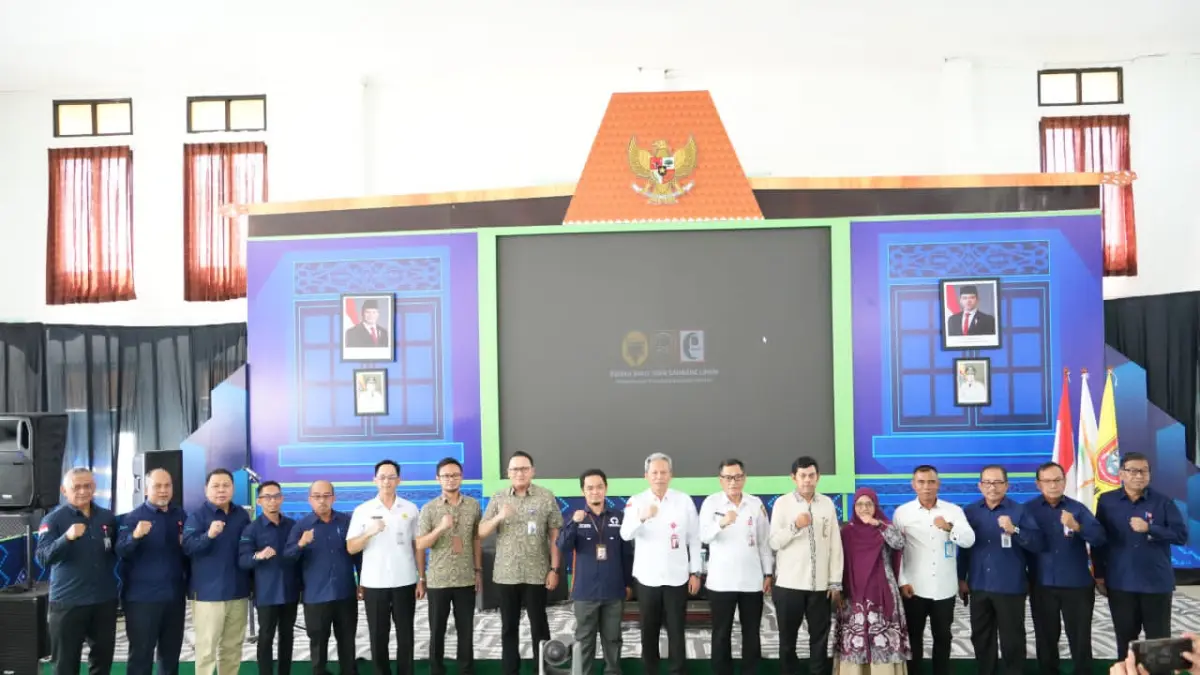 DOKUMENTASI: Kepala Dinkes Kalsel, dr Diauddin dan jajaran manajemen RSJ Sambang Lihum berfoto bersama di acara Forum Konsultasi Publik