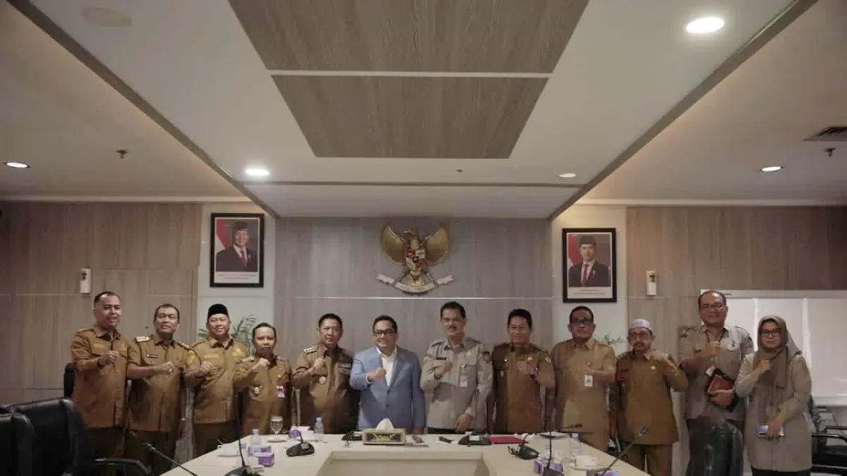 KOORDINASI:Bupati Kabupaten HST, Samsul Rizal bersama Kepala Daerah lain saat mengunjungi Kementan di Jakarta, Senin (11/5/2026).