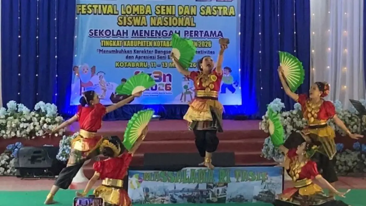 PENAMPILAN: Salah satu penampilan tari di Aula Dinas Pendidikan dan Kebudayaan Kotabaru.

Foto: Jumain/ Radar Banjarmasin.