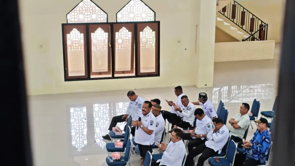 Salah satu kepala desa di Tanah Bumbu menyampaikan sejumlah persoalan pertanian dan perikanan di Kusan Hilir. (Foto: Zulqarnain/Radar Banjarmasin)