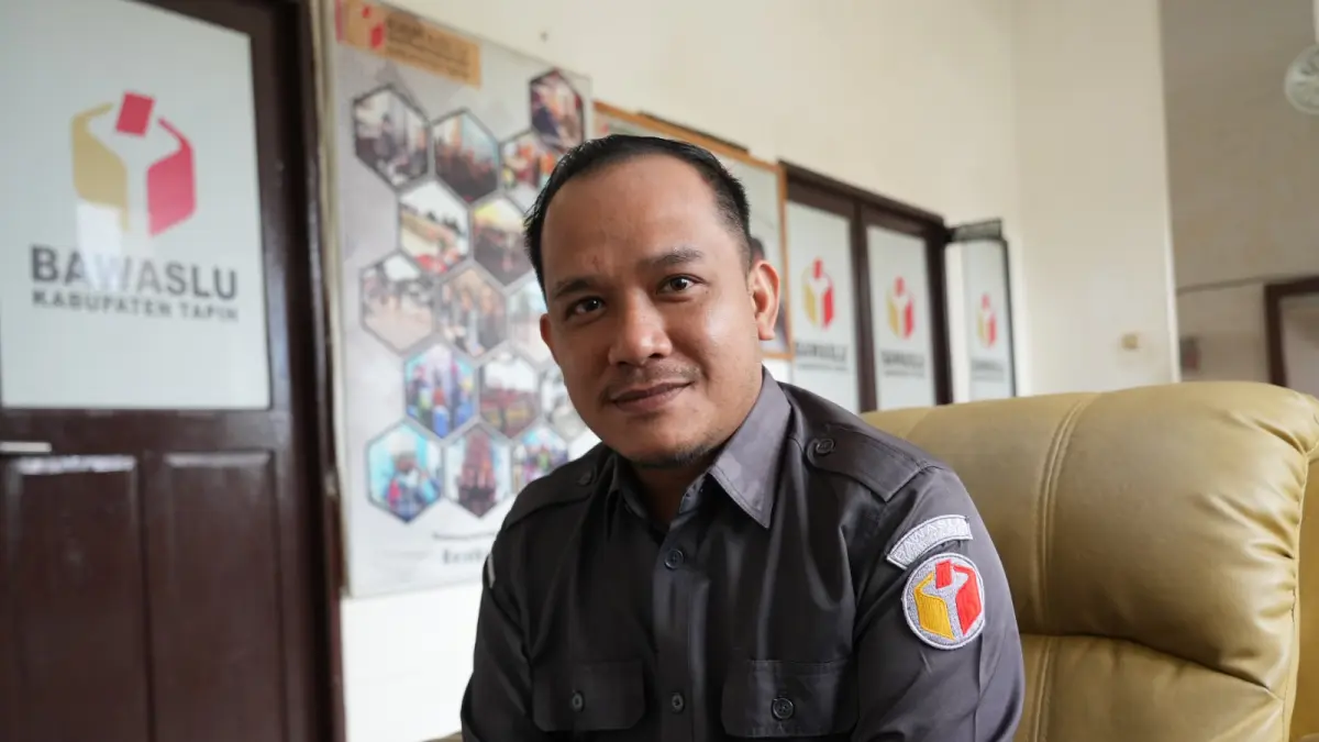 Ketua Bawaslu Tapin Abid Fikasi Gulo. (Foto: Rasidi Fadli/Radar Banjarmasin)