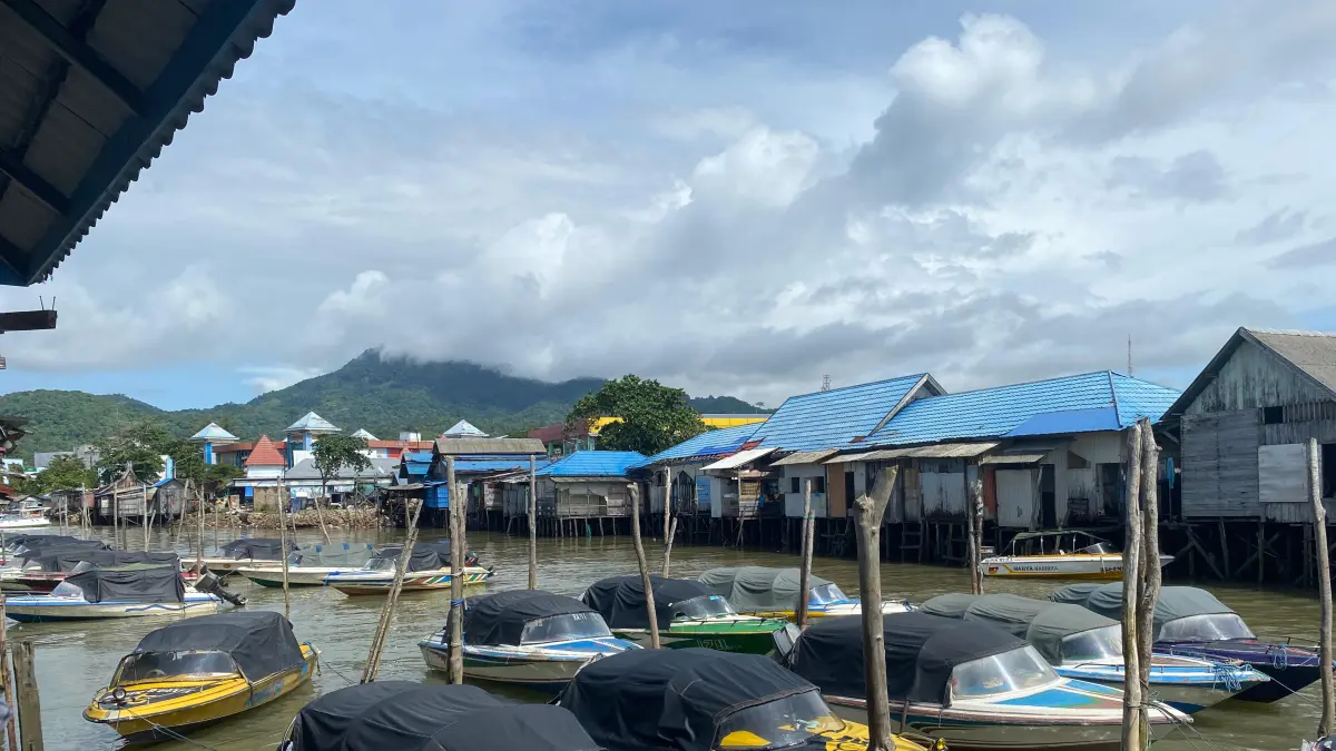 SANDAR: Speedboat yang sedang bersandar di Pelabuhan Empat Serangkai Kotabaru. (Foto: Jumain/ Radar Banjarmasin)&nbsp;