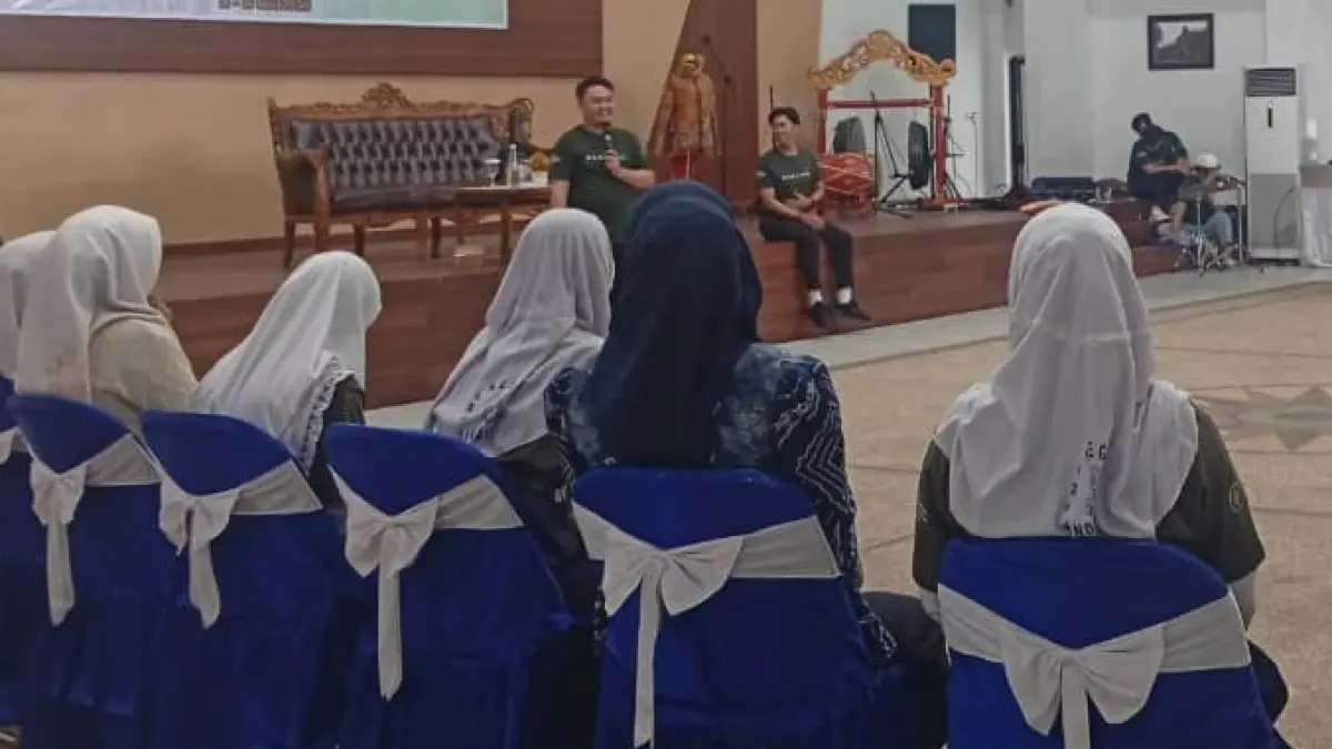 BAMANDA: Para siswa menerima materi tentang kesenian Teater Bamanda.