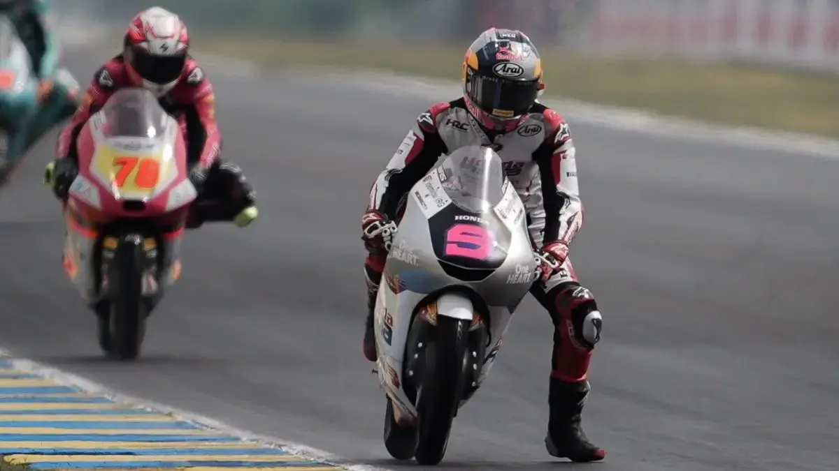 BERSIAP: Veda Ega Pratama bersiap tampil dalam Moto3 Catalunya 2026 demi memperbaiki posisi di klasemen sementara Moto3 musim ini. (Dok. Honda Team Asia)