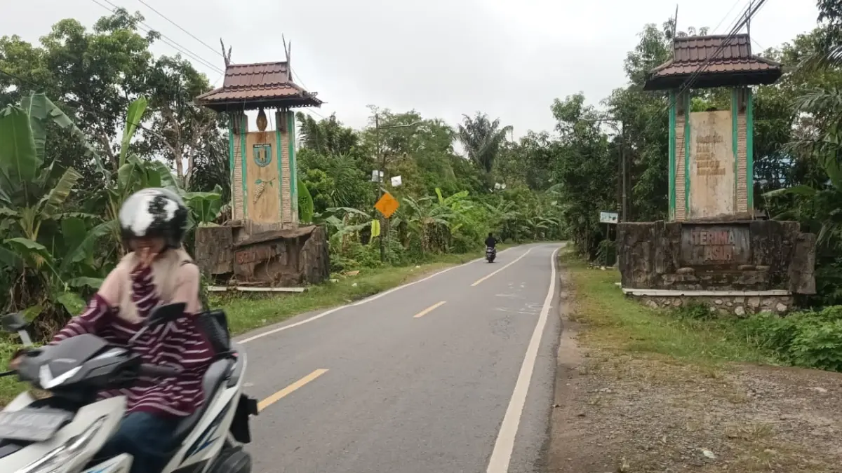 DIPASANGI CCTV: Kawasan perbatasan di Tabalong dipasangi CCTV untuk memantau kondisi lalu lintas.
(Foto: Ibnu Dwi Wahyudi/ Radar Banjarmasin)