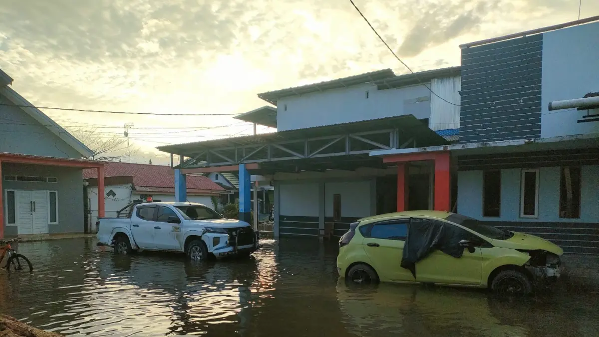 TERENDAM: Sebagian rumah di Kabupaten Tapin tergenang air pasca hujan deras, Senin (8/5/2026).(Foto:Pusdalops BPBD Kabupaten Tapin)