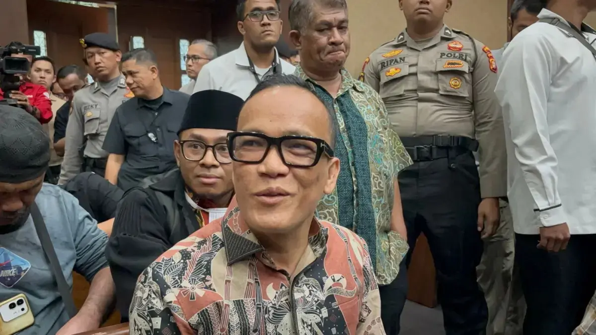 MENGELUH SAKIT: Mantan Wakil Menteri Ketenagakerjaan Immanuel Ebenezer alias Noel Ebenezer menghadapi sidang tuntutan Jaksa KPK di Pengadilan Tindak Pidana Korupsi (Tipikor) pada Pengadilan Negeri Jakarta Pusat, Senin (18/5). (Muhamad Ridwan/Jawa Pos)
