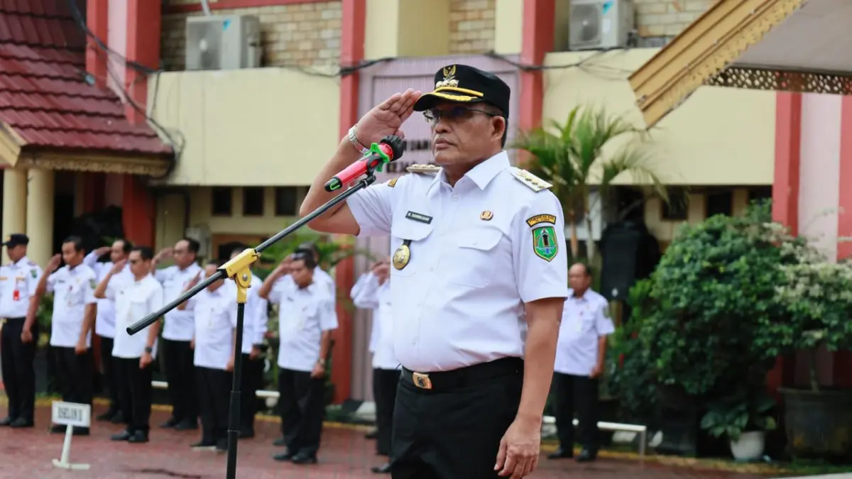 MOMEN:Bupati Kabupaten HSU, H Sahrujani memimpin Apel Harkitnas dan ALRI di Halaman Pemkab HSU, Rabu (20/5/2026).(Foto: Pemkab HSU)&nbsp;