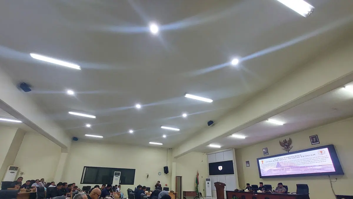 PARIPURNA: Pemkab dan DPRD HST menggelar rapat paripurna perubahan Perda barang milik daerah, Rabu (20/5/2026). (Foto: Jamaluddin/Radar Banjarmasin).