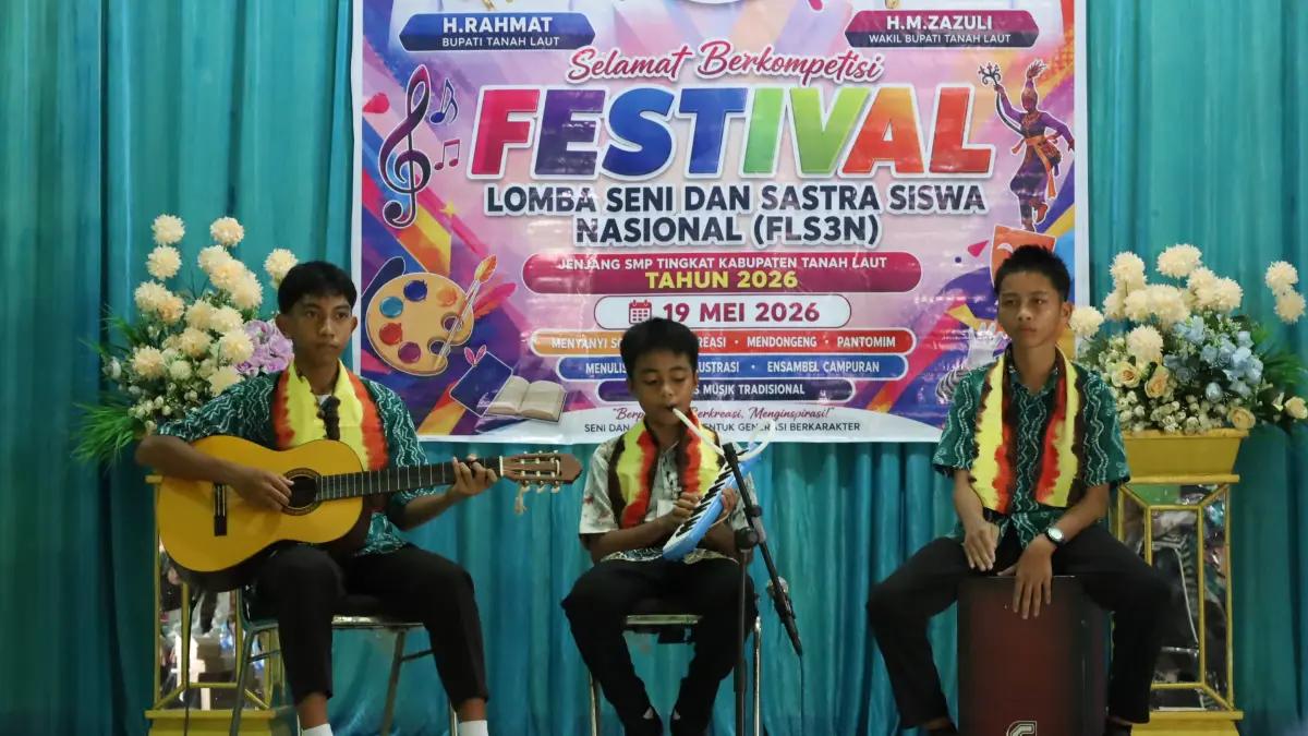 Penampilan salah satu peserta lomba FLS3N jenjang SMP yang digelar Disdikbud Tala. (Disdikbud Tala untuk Radar Banjarmasin)