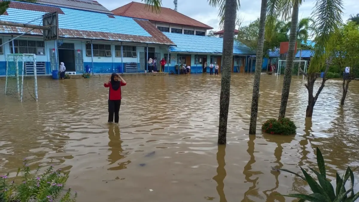 TERENDAM: Sekolah dari jenjang PAUD hingga SMP di HST terdampak banjir. (Disdik HST)