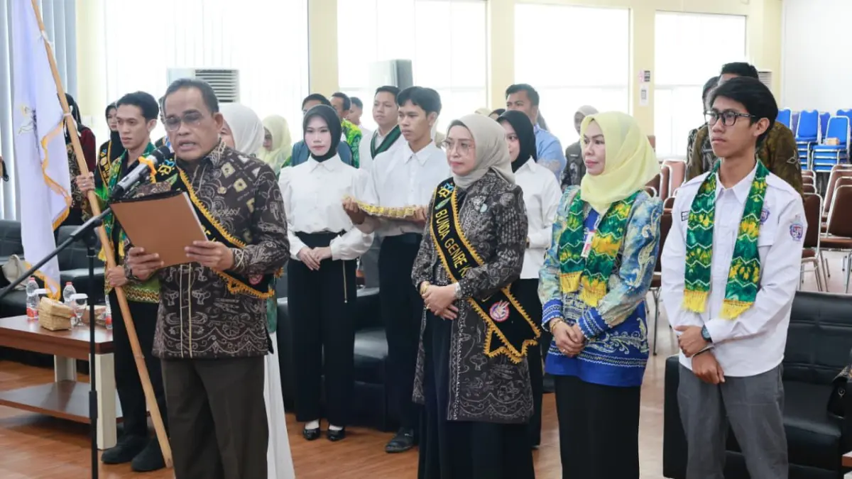 DIKUKUHKAN: Bupati Kabupaten HSU, H Sahrujani melantik jajaran pengurus Forum Genre Indonesia (FGI) Cabang HSU di Aula BPKAD Kabupaten HSU, Kamis (21/5/2026).(Foto: M Akbar/Radar Banjarmasin)