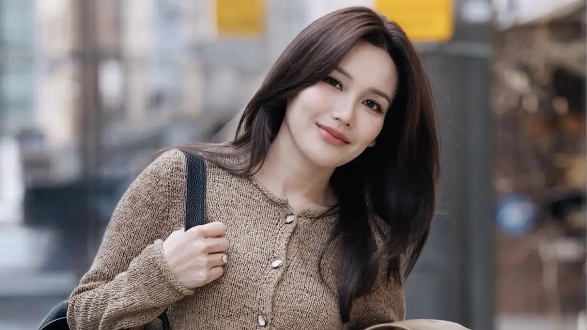 DEKAT: Ayu Ting Ting menjadi sorotan usai kabar kedekatannya dengan politisi Kevin Gusnadi. (Foto: Instagram)