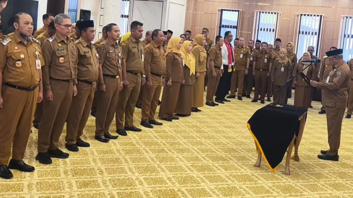 PELANTIKAN: Proses pelantikan di Aula Kantor Bupati Kotabaru Sebelimbingan.