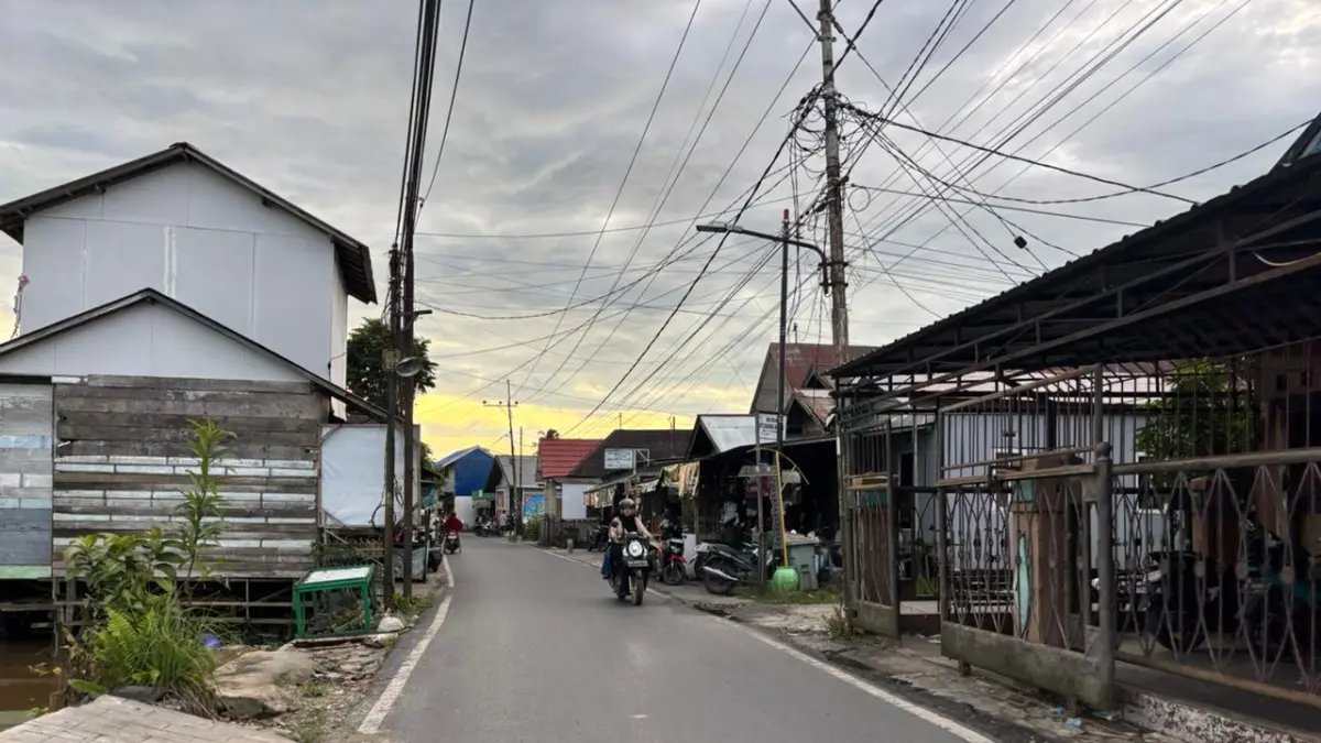 TINGGAL KENANGAN: Jalan Kuin Utara, Banjarmasin Utara yang dahulunya pernah menjadi tempat berdirinya sejumlah rumah produksi tajau tradisional. (Zulvan Rahmatan/Radar Banjarmasin)