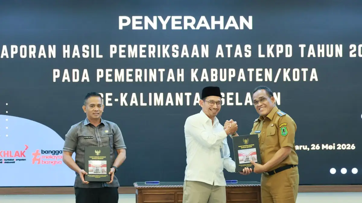 PRESTASI:Bupati HSU, H Sahrujani bersama Ketua DPRD HSU, Fadillah SM menerima Opini WTP atas LKPD Tahun Anggaran 2025 dari BPK RI Perwakilan Kalimantan Selatan di Banjarbaru, Selasa (26/5/2026).(Foto: Pemkab HSU)&nbsp;