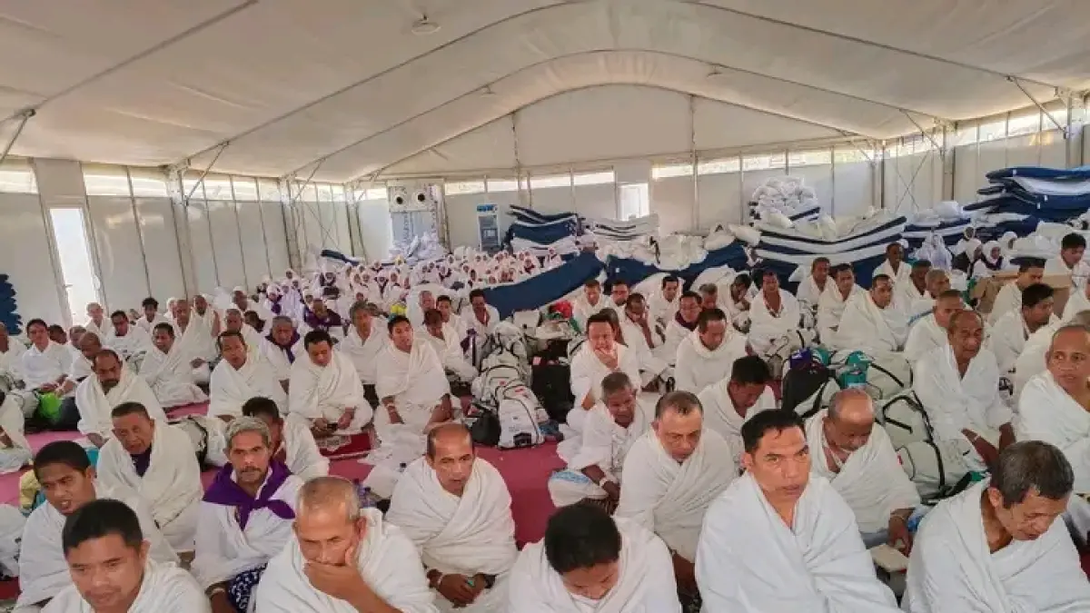 WUKUF: Jemaah Haji Kloter BDJ 12 HSS saat melaksanakan Wukuf di Padang Arafah, Selasa (26/5/2026).(Foto:H Bahrul Ilmi/Kominfo HSS) 