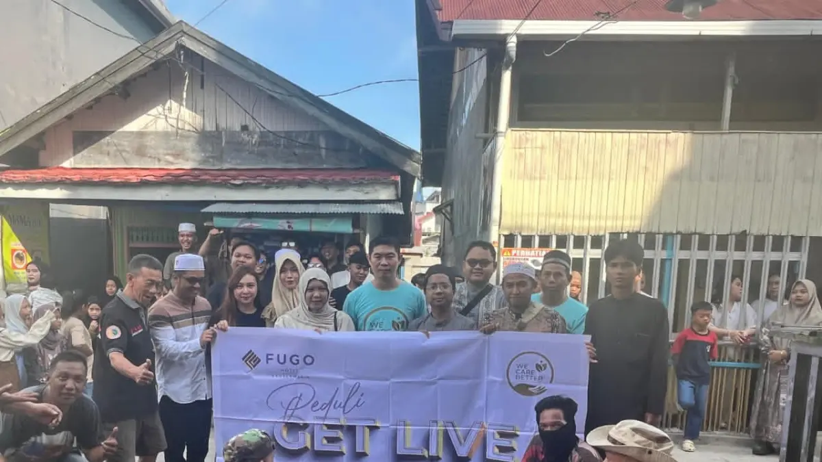 KEPEDULIAN: FUGO Hotel Banjarmasin salurkan hewan kurban kepada warga Sangga Lima.