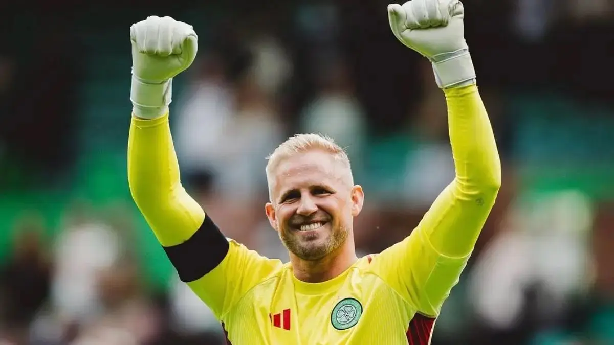PENSIUN: Kasper Schmeichel pensiun akibat cedera bahu yang diderita sejak 2025.
(Instagram/@kasperschmeichel)