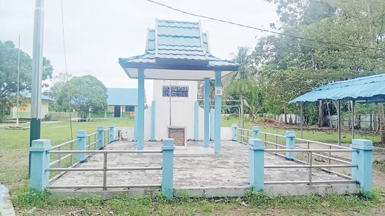 TEMPAT PENYUSUNAN: Monumen Penyusunan Teks Proklamasi 17 Mei 1949 Desa Telaga Langsat, Kecamatan Telaga Langsat. (Foto: M. Padil Ihsan/Radar Banjarmasin)