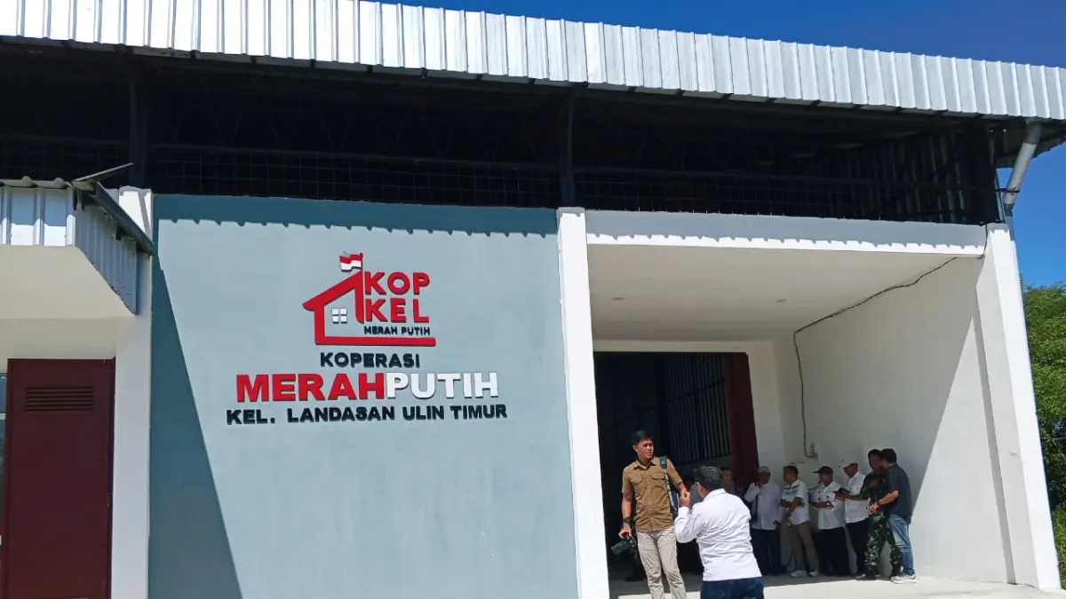 BELUM DIPAKAI: Gedung baru KMP Landasan Ulin Timur di jalan Trikora yang diresmikan beberapa waktu lalu. (Sheilla/Radar Banjarmasin)