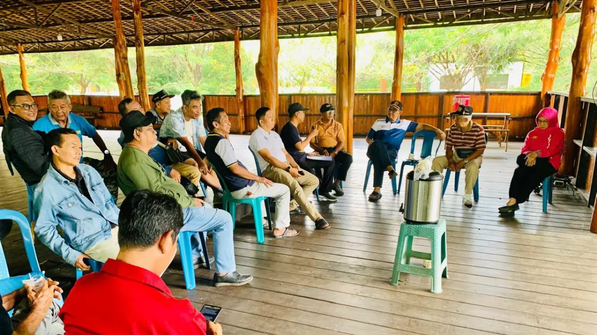 Panitia Ham Festival 2026 menggelar rapat pemantapan di Kiram Park, Kabupaten Banjar, Minggu (31/5). (Beben untuk Radar Banjarmasin)
