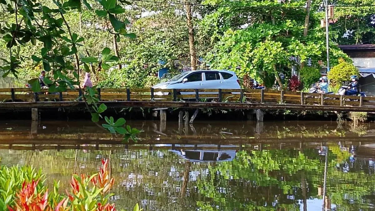 BELUM DIBANGUN: Pembangunan Jembatan Zafry Zamzam bergeser sekitar satu bulan. Proyek senilai Rp14 miliar itu tetap ditargetkan rampung pada awal Desember tahun ini.