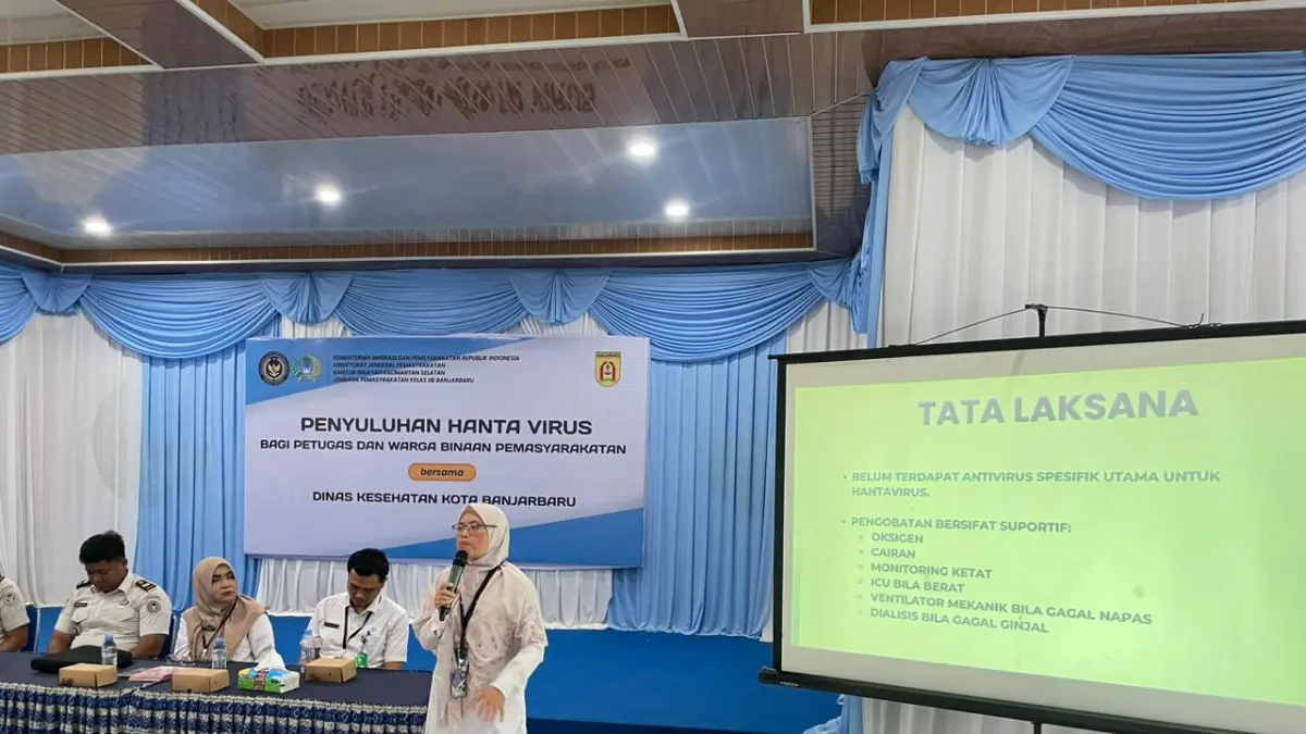 Kabid P2P Dinkes Banjarbaru Dr Siti Ningsih saat menyampaikan pemaparan dihadapan WBP LP Banjarbaru (Siti Ningsih Untuk Radar Banjarmasin)