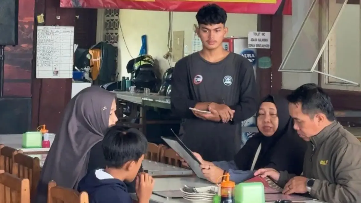 PESAN MAKANAN: UMKM kuliner belum terdampak kenaikan kurs Dollar AS.(Foto: Raudah Anisya/Radar Banjarmasin)&nbsp;
