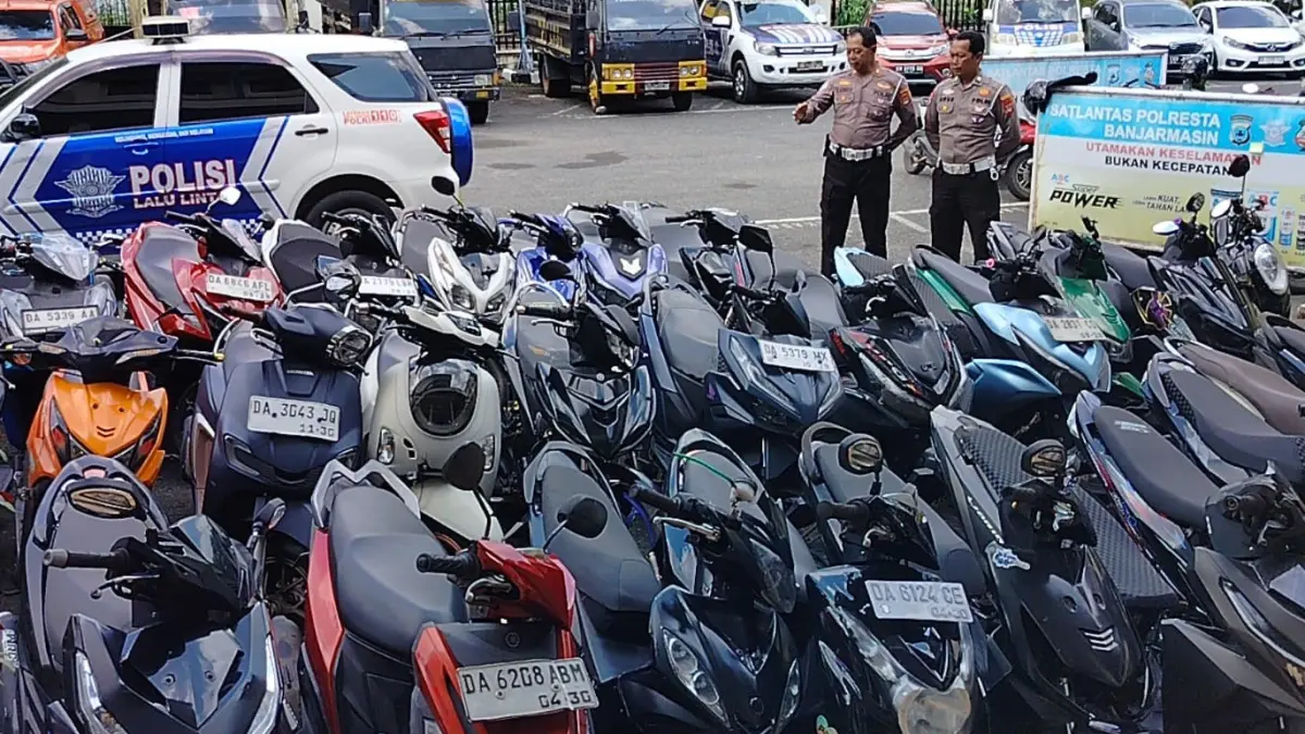 DIAMANKAN: Puluhan motor yang terindikasi digunakan untuk balap liar diamankan petugas saat patroli dan razia di sejumlah titik di Kota Banjarmasin.