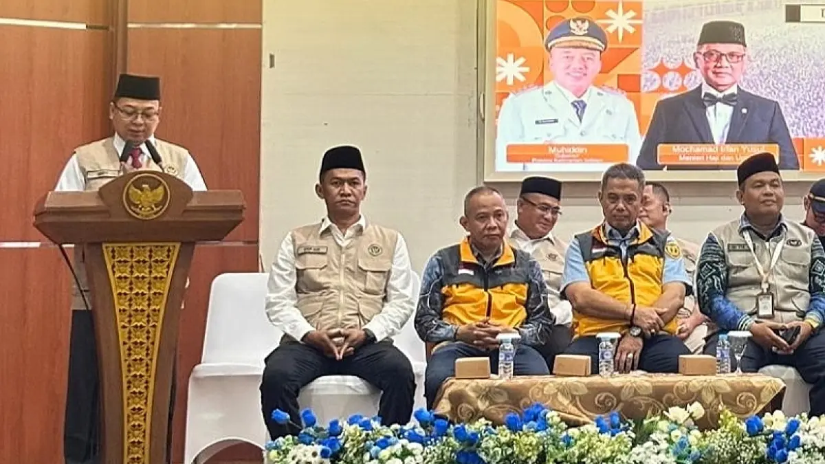 SAMBUTAN: Kepala Kanwil Kemenhaj Kalsel, Eddy Khairani saat menyampaikan sambutan dihadapan kedatangan jemaah haji BDJ 01.