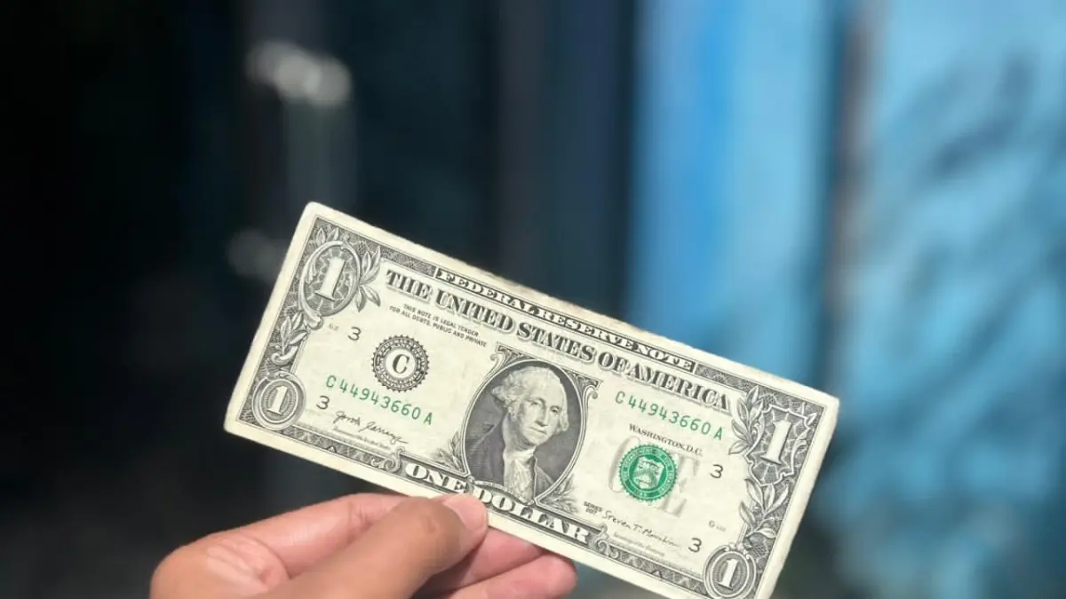 MAKIN KUAT: Masyarakat diminta jangan timbun mata uang Dollar AS.(Foto: Tia Lalita Novitri/Radar Banjarmasin)