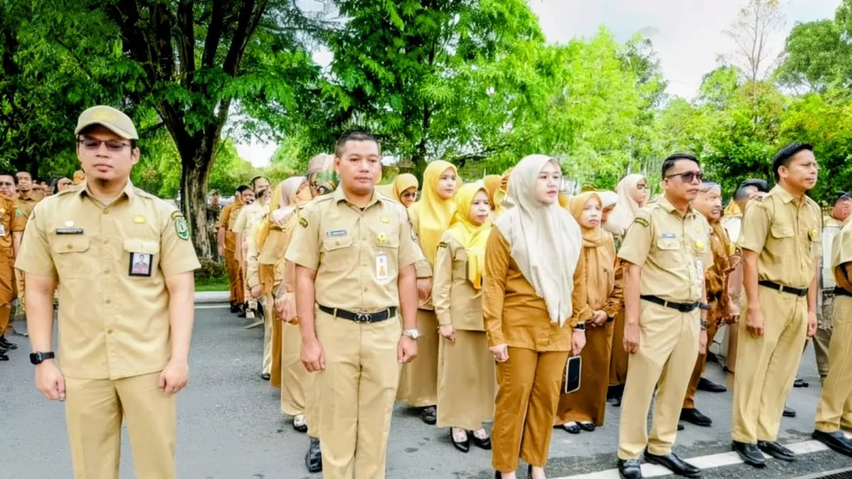 PENGABDIAN: ASN Kabupaten HSU baik PNS dan PPPK akan menerima pencairan Gaji-13 tahun 2026, dalam waktu dekat ini.(Foto: M Akbar/Radar Banjarmasin)