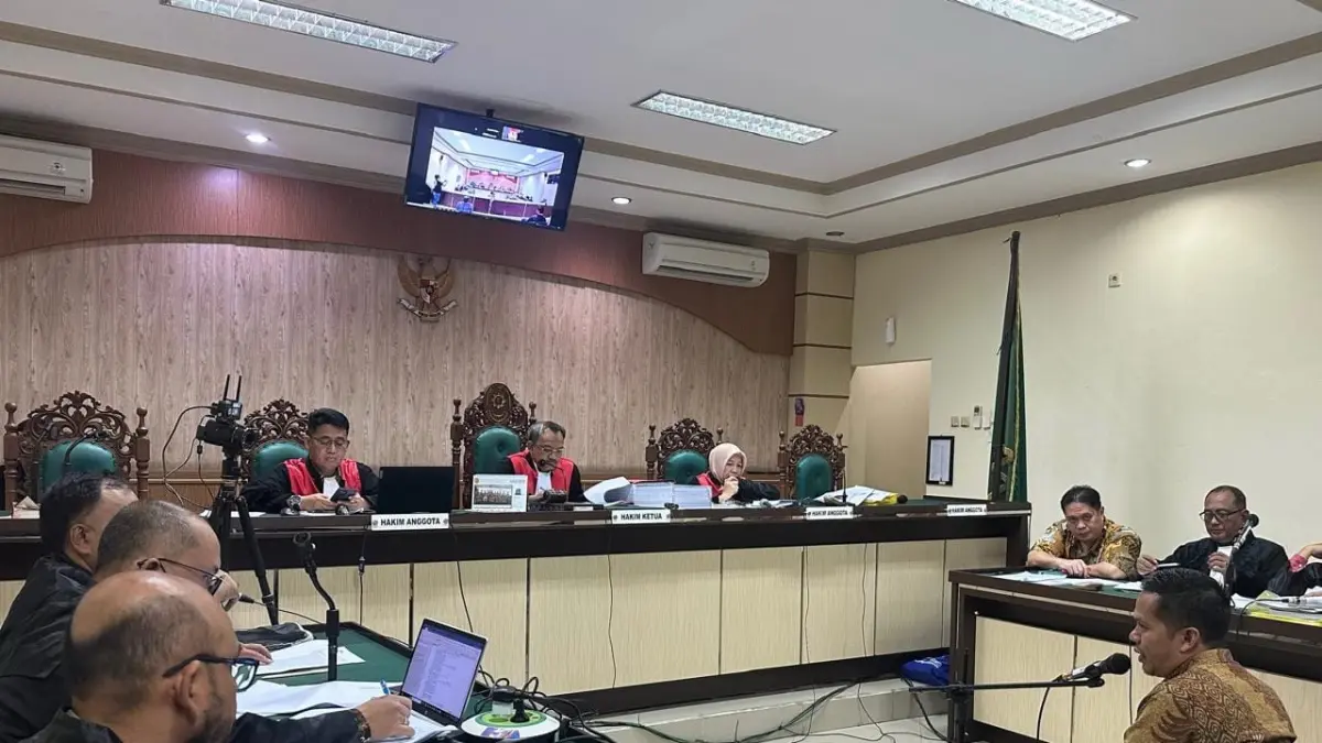 Suasana sidang lanjutan dugaan pemerasan dan korupsi mantan pejabat Kejari HSU di PN Tipikor Banjarmasin,  