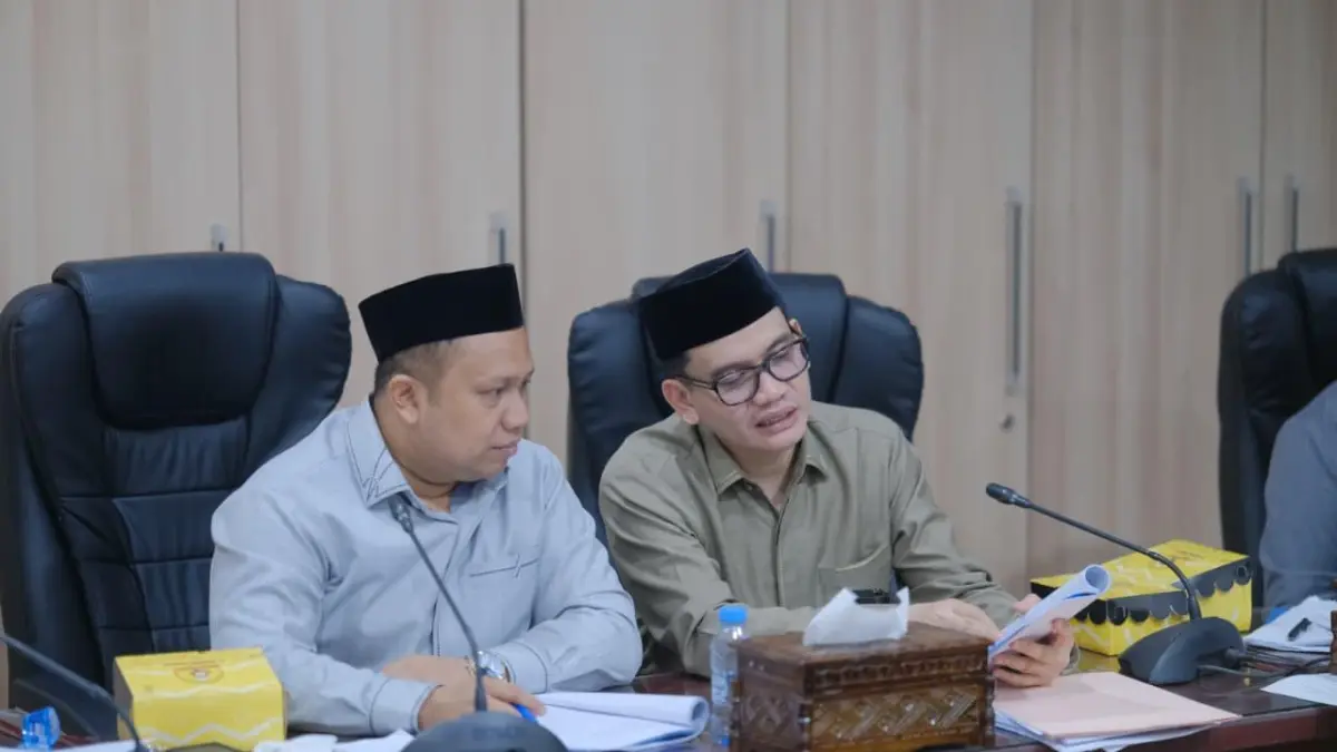 RAPERDA: Pembahasan Raperda Kemudahan, Perlindungan, dan Pemberdayaan Koperasi dan Usaha Mikro di Gedung DPRD Banjar.