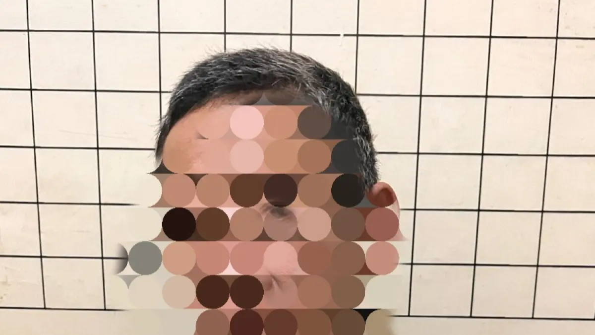 DIAMANKAN: Madi alias Madi Tato saat diamankan petugas dan dibawa ke Mapolsek Anjir Muara untuk menjalani proses hukum. // POLSEK ANJIR MUARA