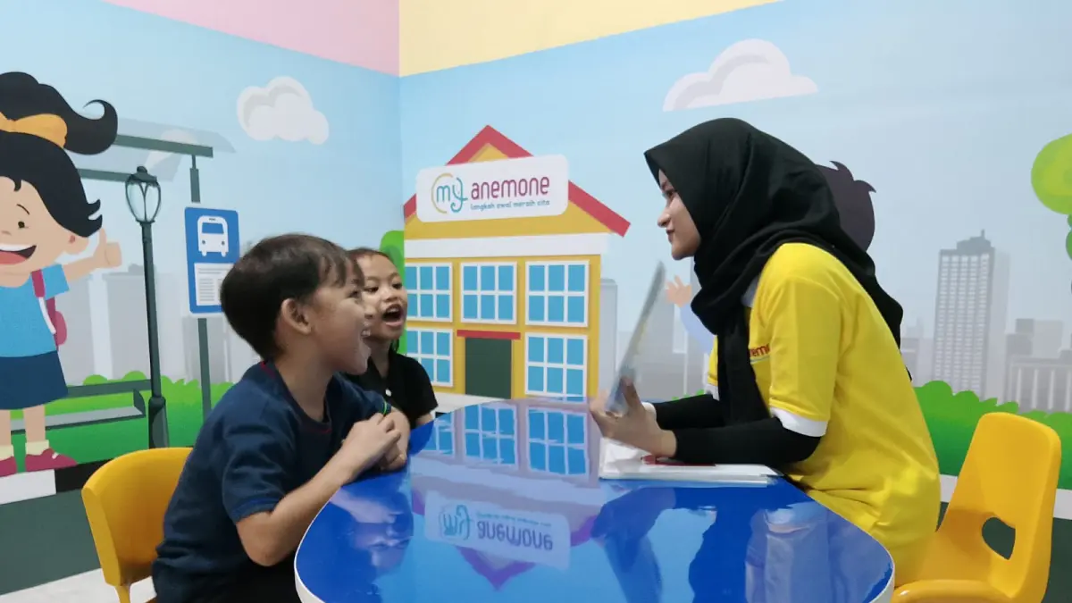 DIBIMBING: Suasana belajar calistung di bimbel anemone untuk persiapan anak-anak masuk SD.(Foto: Fauzan Ridhani/Radar Banjarmasin)