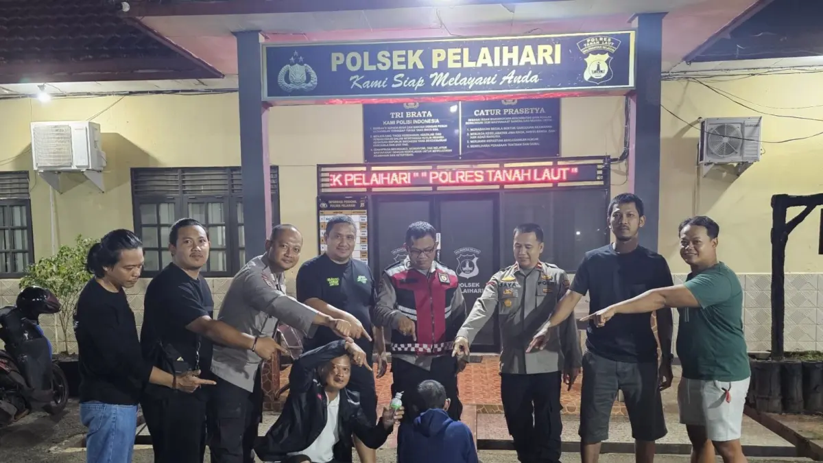 GERAK CEPAT : Kapolsek Pelaihari, Ipda Karia Jaya saat foto bersama dengan para personelnya usai berhasil menangkap pengedar sabu pada Sabtu (6/6/2026). (Foto: Polsek Pelaihari untuk Radar Banjarmasin)