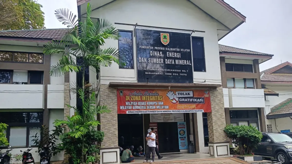 DARI DEPAN: Suasana Kantor Dinas ESDM Kalsel di Banjarbaru.