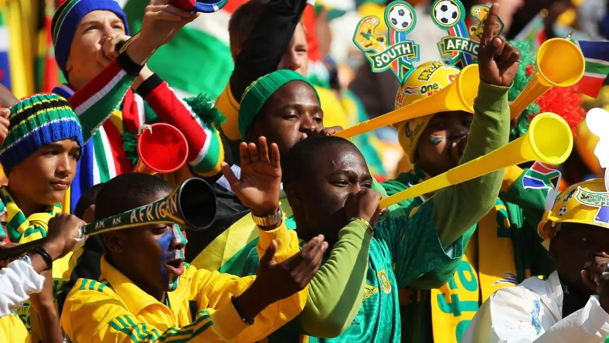 DILARANG: Vuvuzela, terompet plastik ikonik yang sempat menggemparkan Piala Dunia 2010 di Afrika Selatan, resmi dilarang masuk ke arena pertandingan pada piala dunia tahun ini.