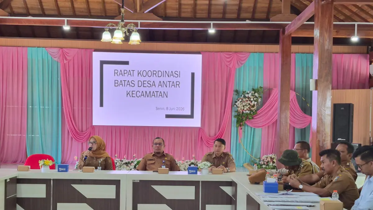 DIMULAI: Rapat Koordinasi Batas Desa Antar Kecamatan. (Foto : Norsalim Yahya/Radar Banjarmasin)