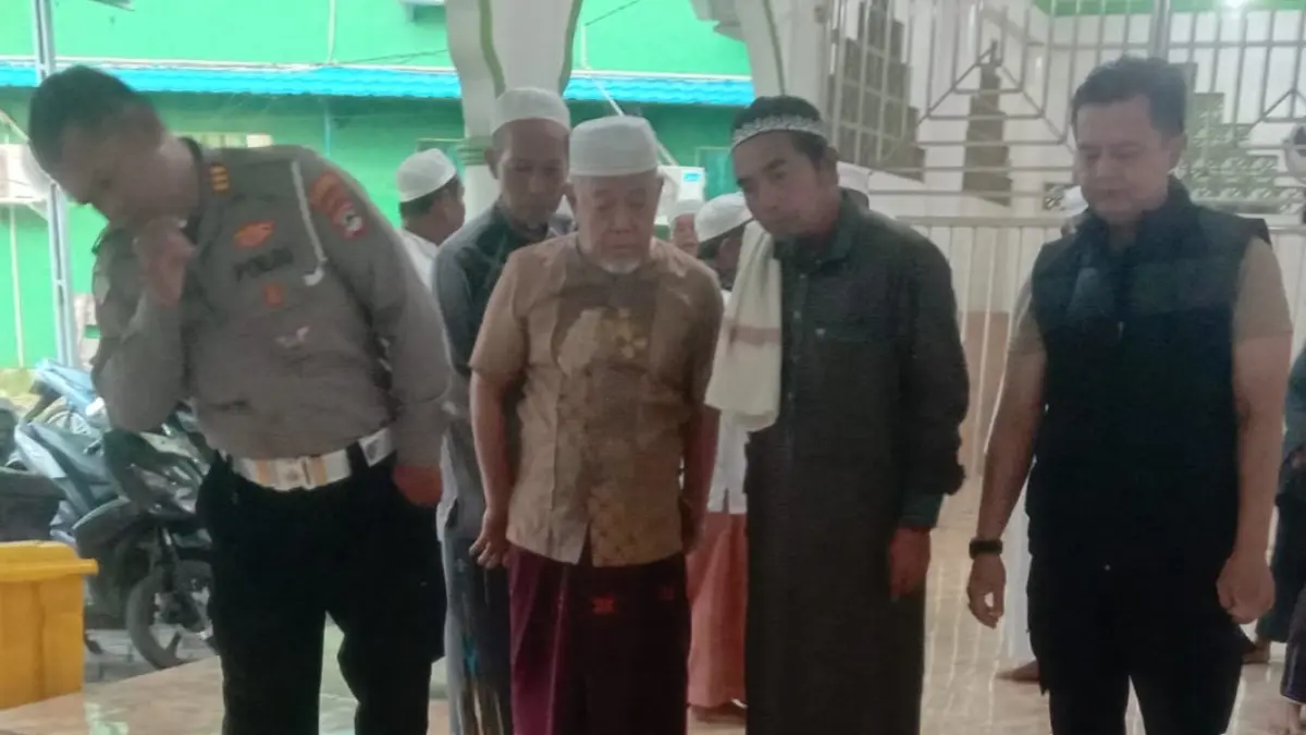 EVAKUASI: Penemuan pria tak bernyawa di Masjid Al Hidayah Banjarmasin, Senin (8/6/2026) pagi. (POLSEK BANJARMASIN UTARA)&nbsp;