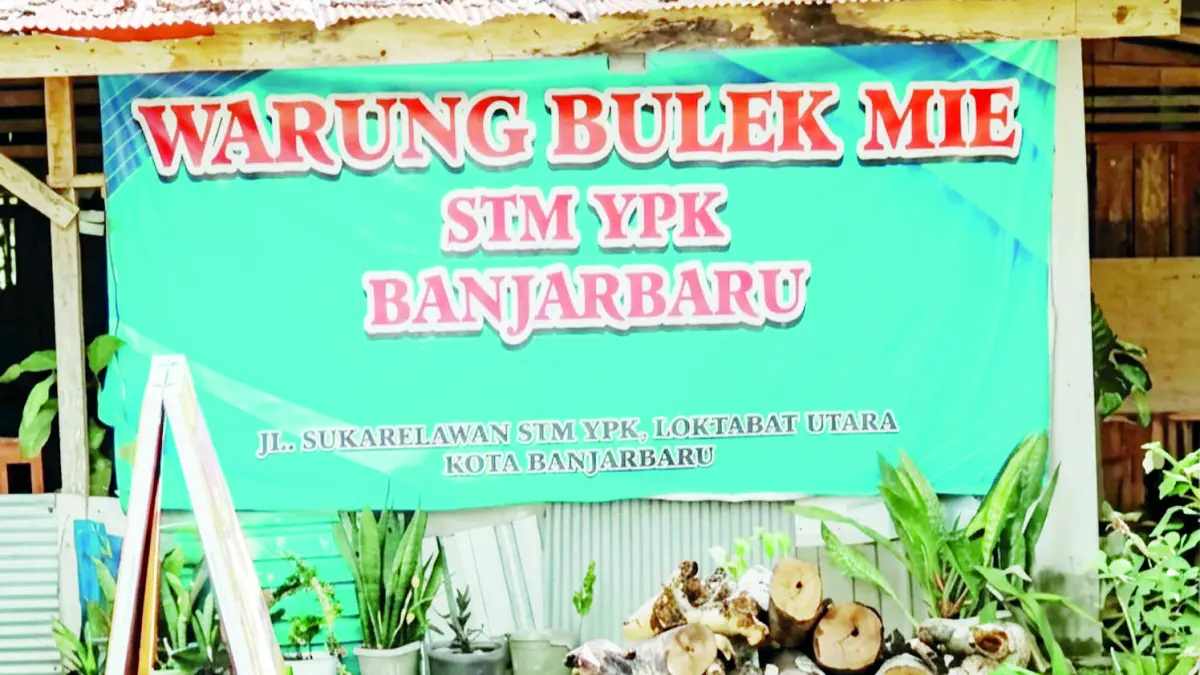 PENUH CERITA: Warung Bulek Mie SMK YPK yang menyimpan banyak cerita.&nbsp;
(M FADLAN ZAKIRI/RADAR BANJARMASIN)&nbsp;