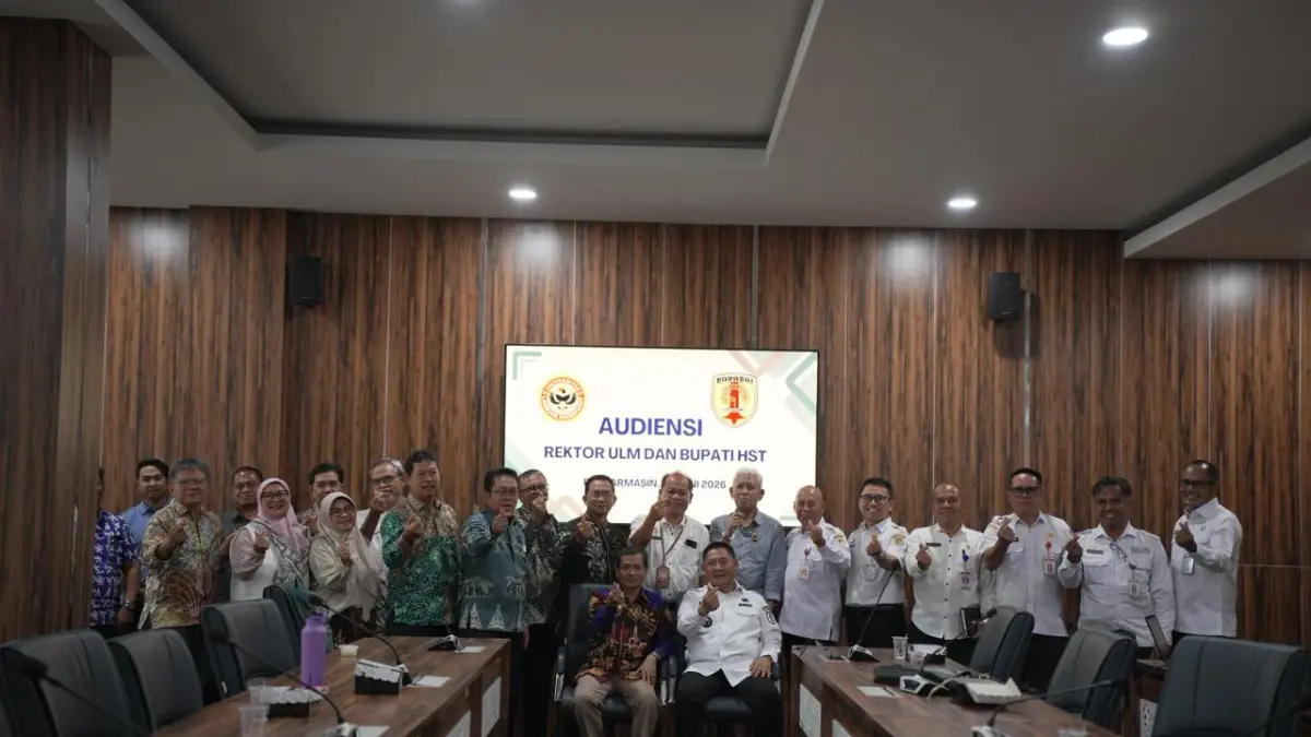 AUDIENSI: Bupati Kabupaten HST, Samsul Rizal menemui Rektor ULM Banjarmasin untuk meminta penambahan kuota mahasiswa PSDKU.