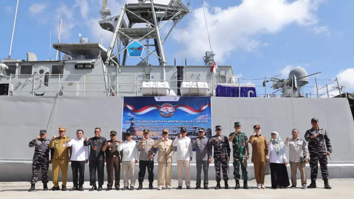 BERLAYAR:Gubernur H Muhidin bersama Pimpinan Forkopimda lepas ekspedisi Rupiah Berdaulat Bank Indonesia di Pelabuhan Trisakti Bandarmasih Banjarmasin, Selasa (9/6/2026).(Foto:Septian Saputra/M Alfian/Biro Adpim)
